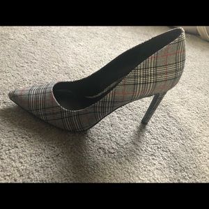 Nine West NIB black/white/red plaid heels